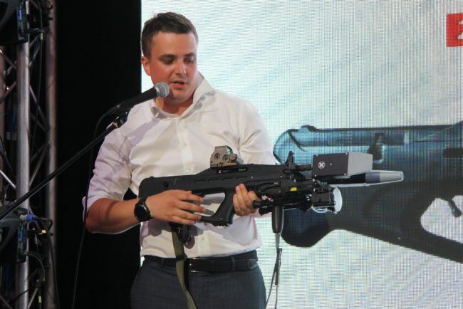 Photo of «Калашников» представил электромагнитное ружьё для уничтожения беспилотников