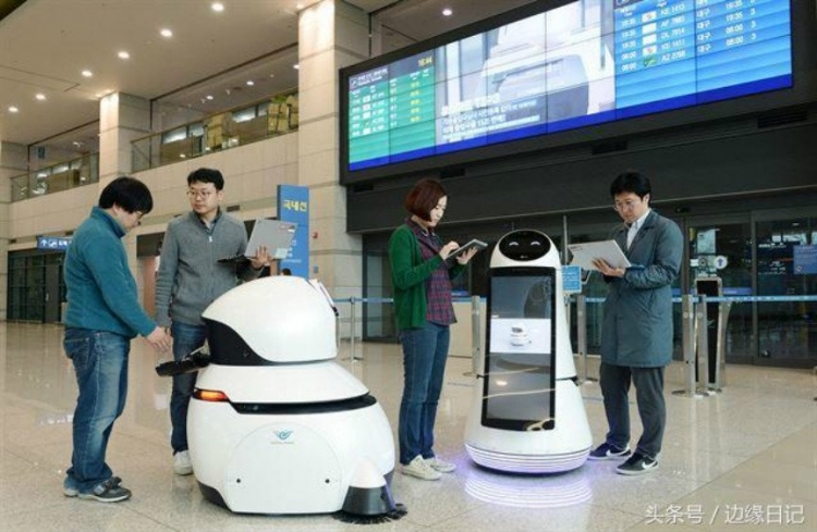 Photo of LG рассказала о трёх новых роботах-помощниках из серии CLOi»